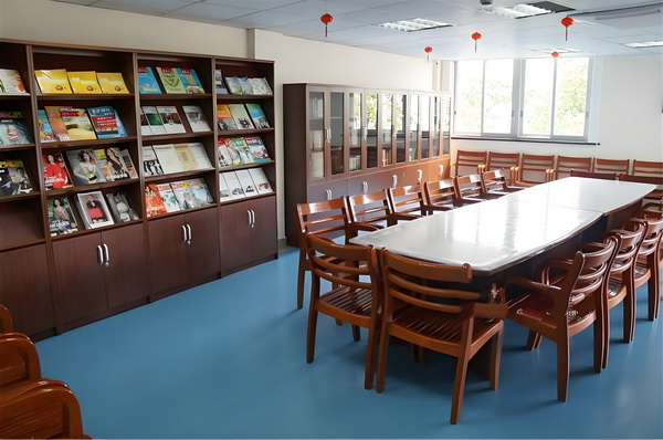 深圳2025积分入户条件_辛芷蕾威尼斯获奖作品定档，《日掛中天》11月7日上映 斯获奖作品不知道该干啥我是
